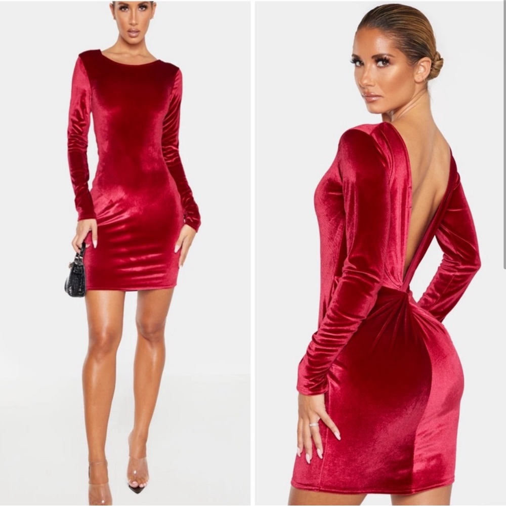 Burgundy Velvet Long Sleeve Twist Back
Bodycon Dress